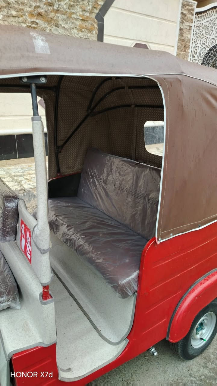 سلام عليكم شباب تكتك اللبيع مديل 18 بشهر 12 مرقمه باسمي تحويل ثاني يوم تكتك كامله كل نقص مابيه مكانه بغداد   رقمي واتساب ***********
