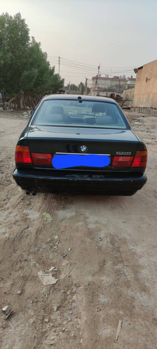 السلام عليكم من رخصت ادمن المحترم بي ام دبليو 525 فانوس موديل 92 لون زيتوني فتحه قماره طكتين مكفوله كفاله عامه سياره حلوه ونضيفه وجاهزه مابيه نقص اي شي رقم دهوك بيه وكاله بأسمي ومالك من اهل الديوانيه السعر 75 وبيه مجال العنوان الحله نادر ثالثه غير متواجد على الفيس رقم تلفون ***********
