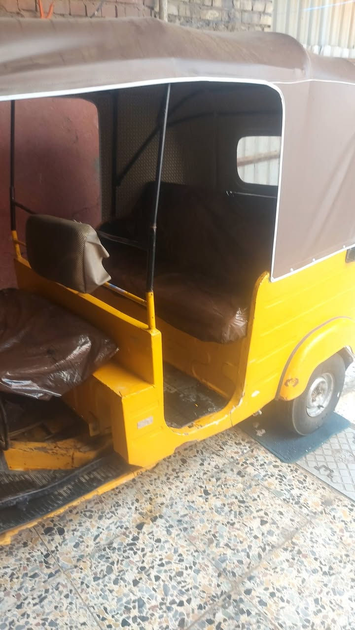 تتكك موديل ١٨ مصبوغه عام جماليه اي نقص مابيه بوجهك كبل للشارع الله شاهد ٣٥٠٠ الشراي يتصل ***********
