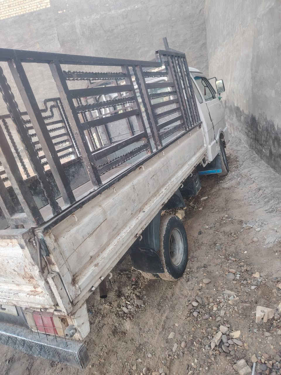 اسلام عليكم سياره كيه البيع موديل 1996سياره جاهزه رقم بغداد السعر 60وبيها مجال المكان بغداد تقاطع دويش الرقم***********
