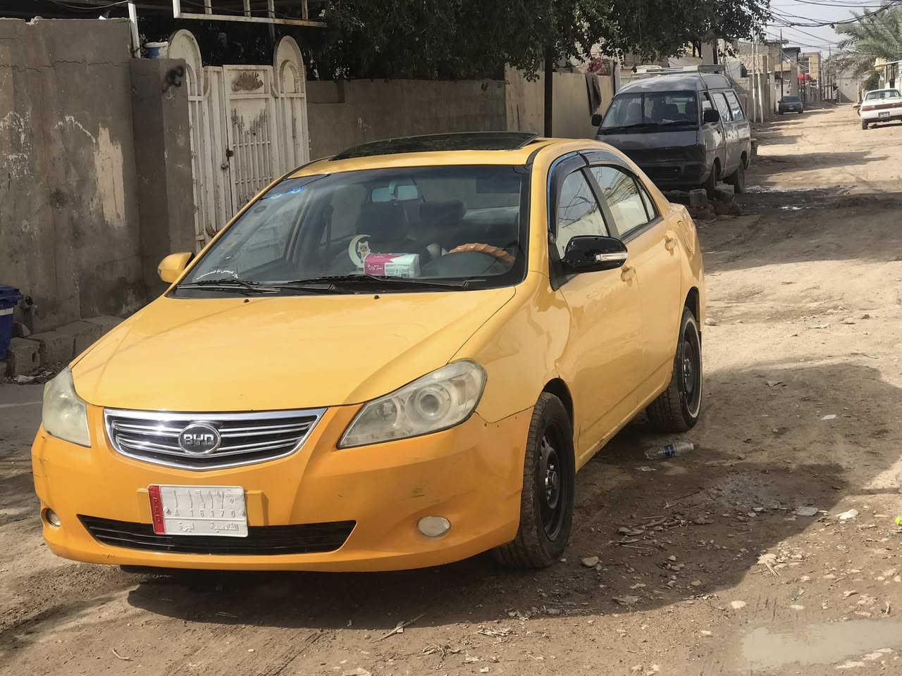 سلام عليكم بي واي دي ج3 2015 رقم قادسية مشروع وطني كير مكينة بلادي صدر 80 /100بدون ضرر ماعدة بالهلال سيارة حلوة وجاهزة مكاني واسط العزيزية السعر 50 وبيها مجال ترهم مراوس رقم الهاتف ***********
