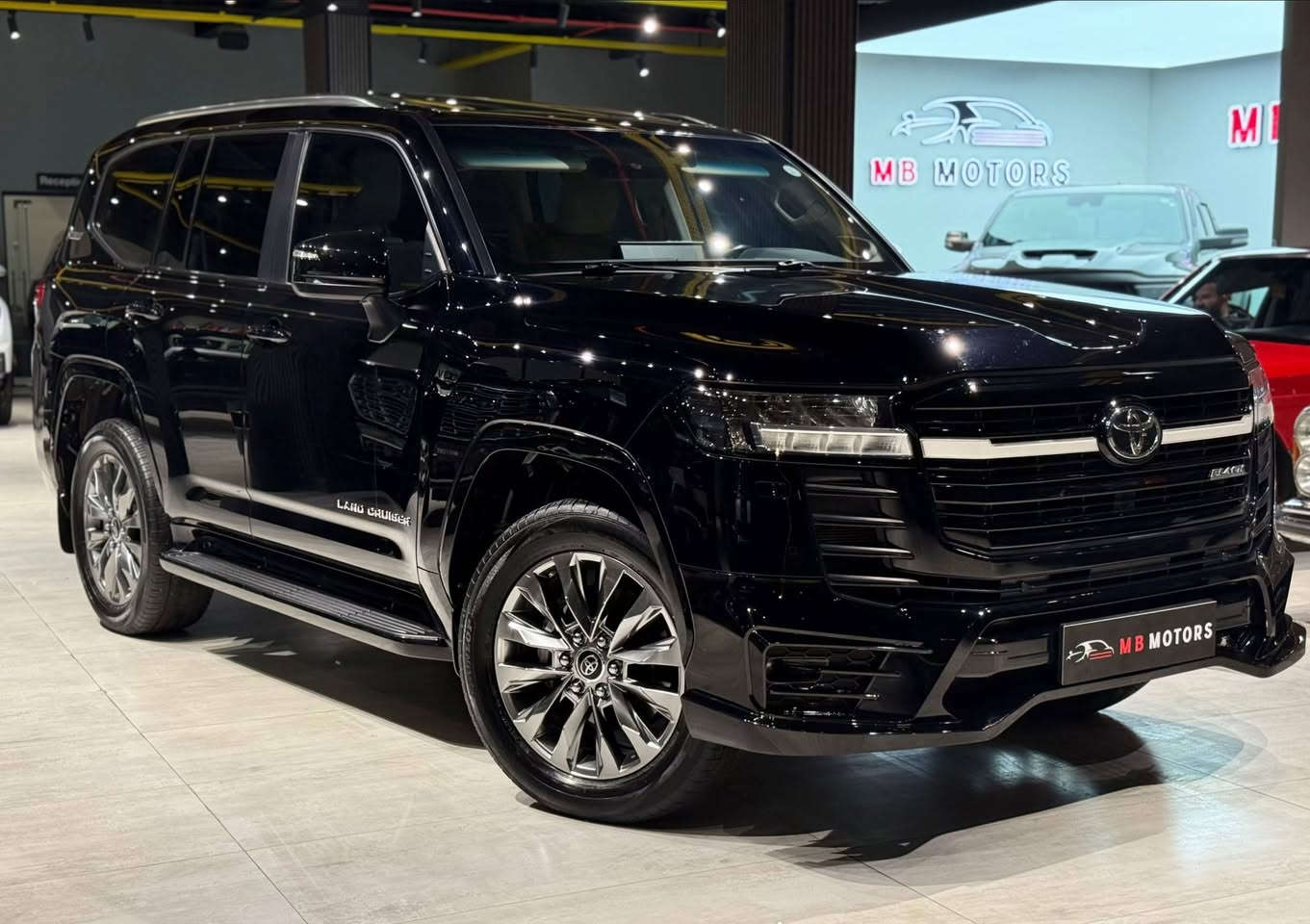 تۆیۆتا لاندکڕۆز 2022 مواسەفات GXR
سفری شەریکەی جیهان
مەکینە توین تۆڕبۆ
هەموو سێرڤزەکانی لە شەریکەی جیهان بۆ کراوە
پێش و پشتی کراوە بە 2024 و بلاک ئیدیشن
تەنها 97 هەزار ڕۆشتووە 
کامێرا 360 ڕاداری لاتەنیشت 
کوشن سارد و گەرم 
سلایت 
حاسە پێش و پشتی 
بەسمە شەغال 
ڕاداری لاتەنیشت 
زۆر مواسەفاتی تر 
هەزە و سەنەوی نوێیە بەناوی خۆمەوەیە

یەک پارچەی هەیە
گێر و مەکیەنەی بەشەرت 
هیچ کێشەیەکی تێدا نییە 

ژمارەی خاوەنەکەی 
***********
