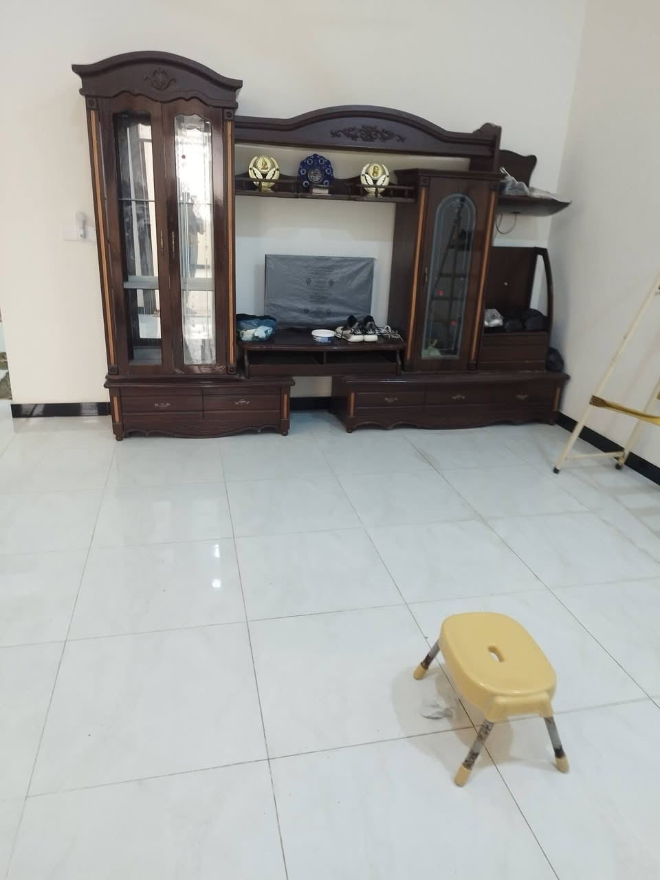 بيت للبيع بناء نظيف درجه
اولى المساحتة ١٥٠متريحتوي
على مطبيخ واستقبال وهول
وغرف عدد٢التقية الثالثة قرب
مجمع الروان.للاستفسارعلى
الارقام ***********
