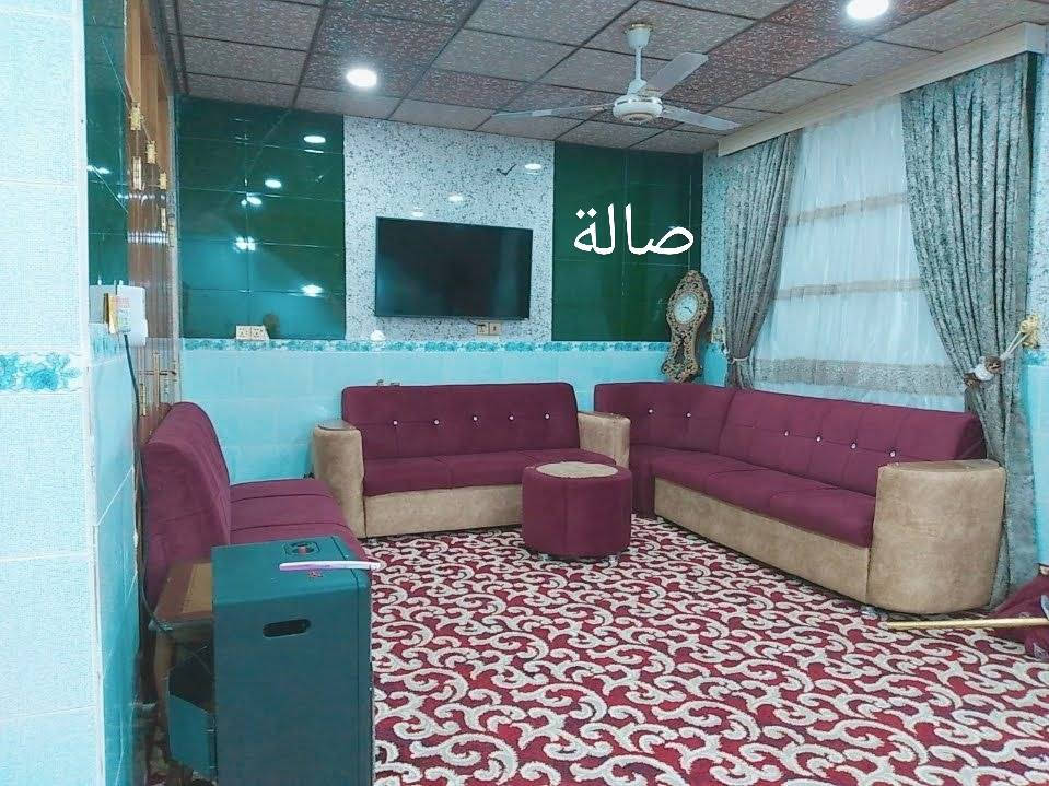 سلام عليكم بيت للبيع
المكان البراكية شارع المطار القديم مجاور باب الخروج القديمة 

المساحة 140متر طابق ونص خريطة نظام تركي سقوف ثانوية صبة الاساس رفت الصطح مسقوف كامل حمامات خارجية وداخلية السعر الستفسار اتصل عله هاثة الرقم *********** متواجد واتساب
