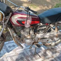 سيفان مع أوراق كاملة للبيع بهزر للأسفسار 07740251748