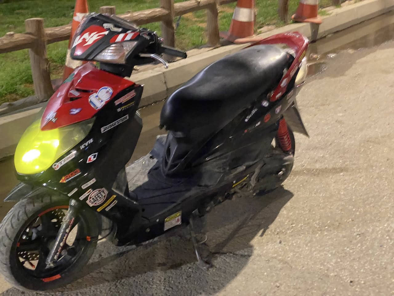 سلام عليكم سكنس فحل كوري ام الطلعات الدراجه ممفتوحه للبيع بسعر ٤٥٠ وبيه مجال للاتصال *********** مكاني بغداد الجديده
