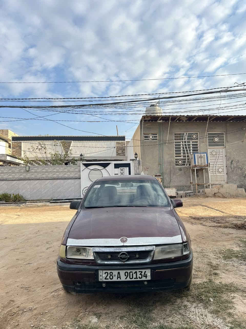 لسلام عليكم سيارة أوبل فكترا للبيع موديل 1991 مشروع وطني سنوية نهاية ٢٦ راعيها موجود السيارة كلشي ما بيها بس الباب وضربة خفيفة مثل ما موضح بالصورة مكاني كربلاء السعر ٢٩ وبيها مجال للاستفسار ***********
