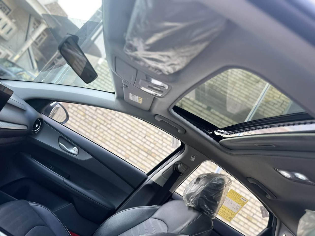 تحيه طيبه السلام عليكم
كيا كي 3  2024 
فول مواصفات 
ماشيه 35 ألف 
مكينة 1500 دبل نوزل 
بصمه تشغيل 
بصمه ابواب 
شاشه كامره 
تحكم ستيرن 
فتحه سقف 
مري شفط 
ترحيب 
تبريد قطعه 
ويل كب 
حساس خلفي 
باقي مواصفات 
رقم اربيل شرط تحويل مباشرة 
،145 ورقه وبيها مجال بسيط 
أي استفسار رقم صاحب السيارة 
***********
مكان بغداد البياع حي أعلام
