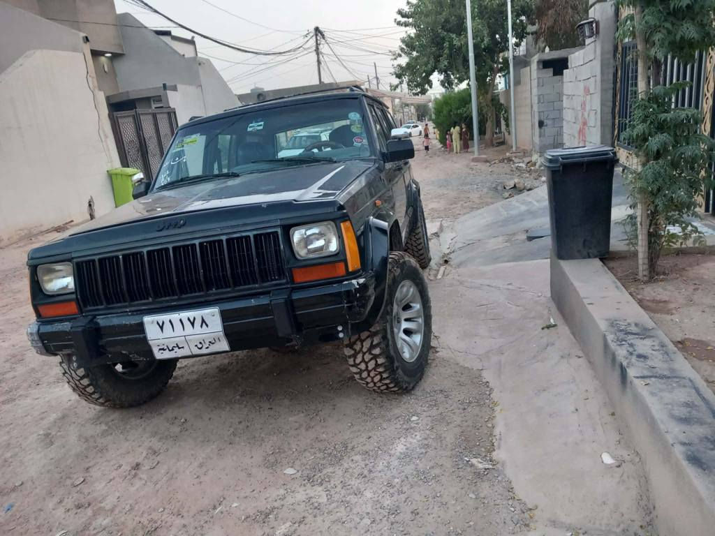 جيب شيروكي رقم سليماني شرط تحويل سنويه صاقطه  موديل 1990محرك 6 گيرمحرك بشرط 
مكان سياره كركوك 
رقم صاحبه 
*********** كركوك, العراق
