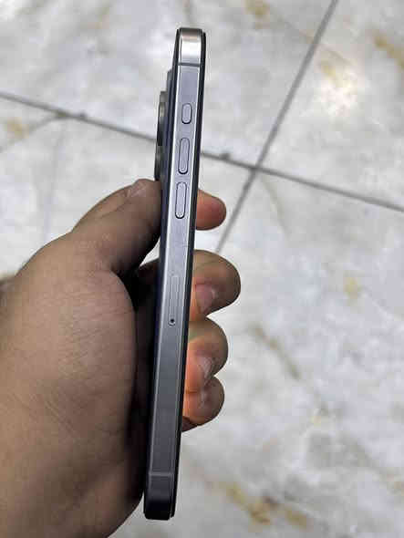 🔥 iPhone 15 Pro Max تيتانيوم – عرض ما يتفوّت! 🔥
الجهاز أداءه نظيف ومرتب، ومواصفاته واضحة بدون لف ودوران:
• شاشة مبدلة درجة أولى، اللمس ناعم وما يكلك ولا يعلّك
• إطار ناصي
• بطارية دراغون أصلية 100%، عدد الدورات 44 بس – يعني شبه جديدة
• الظهر مكسور
• Face ID واقف
والجهاز كله شغّال، لا حرارة ولا تعليق

📍 المكان: بغداد – الزعفرانية
📞 ***********
✔️ تواصل اتصال أو فيس
💵 السعر: 650$ وبيه مجا
