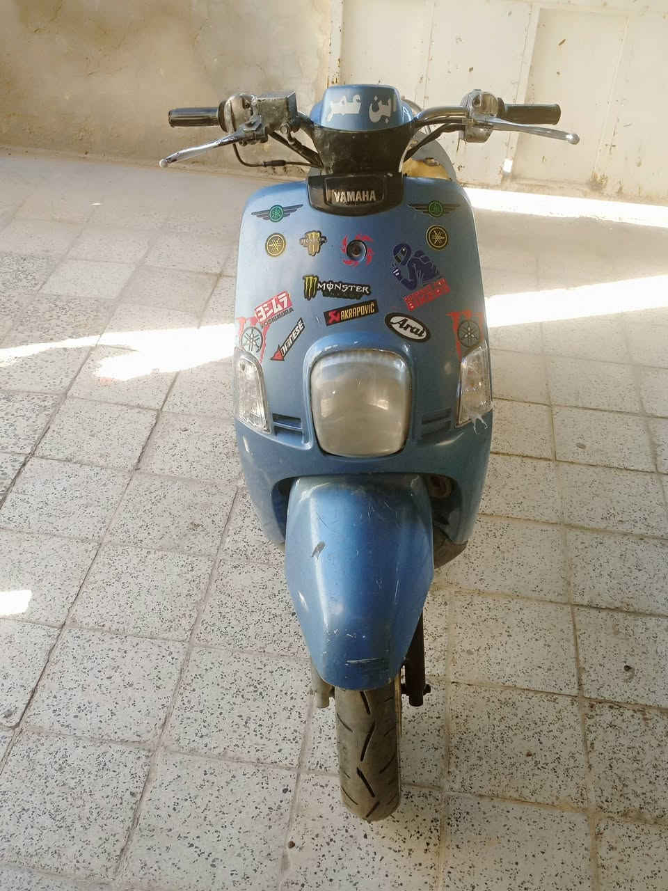 السلام عليكم 
بوليس للبيع 
 شلعه ومعدل سعرها 375
,
الشراي يتصل ***********
