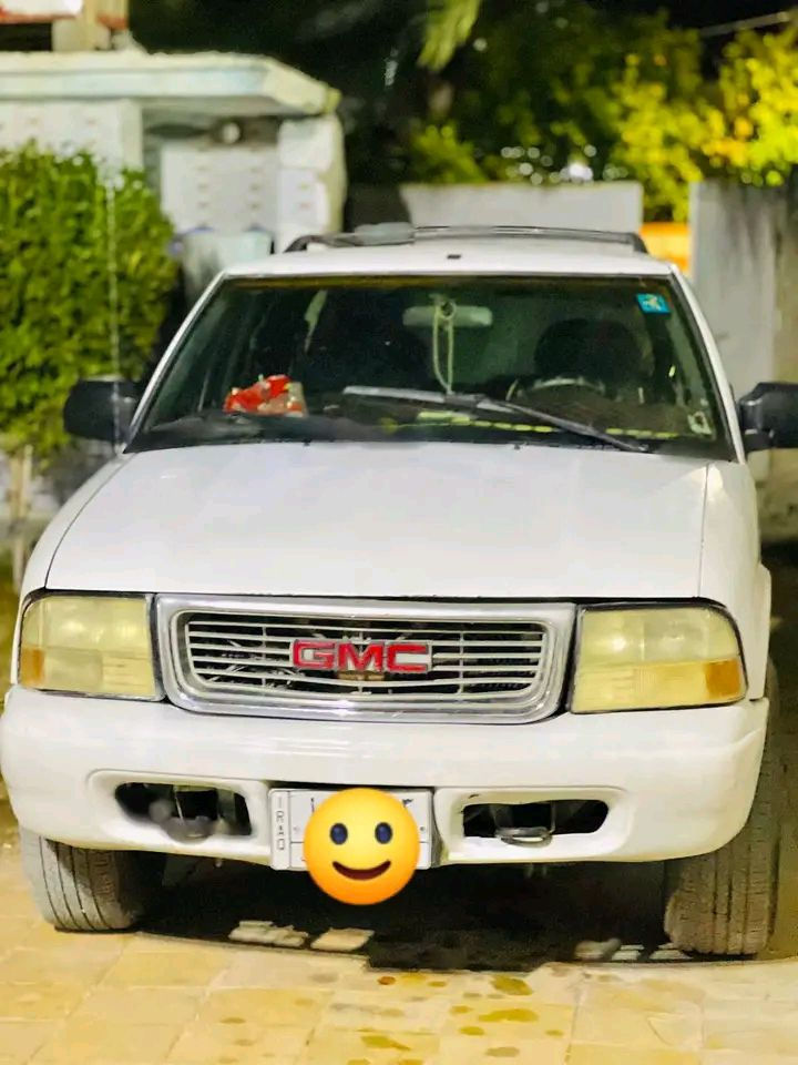 جمسي موديل 2000 رقم ديالى 
كامله مكمله كيراوتماتيك محرك خير من الله 
بلاديه مابيه اي صبغ وتخم تايرات 
تدفأه تبريد سنويه 2028 
وبأسمنه وشرط التحويل 

السعر55 وبيه مجال 
ومراوس حسب القناعة 
للاستفسار خاص او الاتصال ع الارقام
***********
***********
