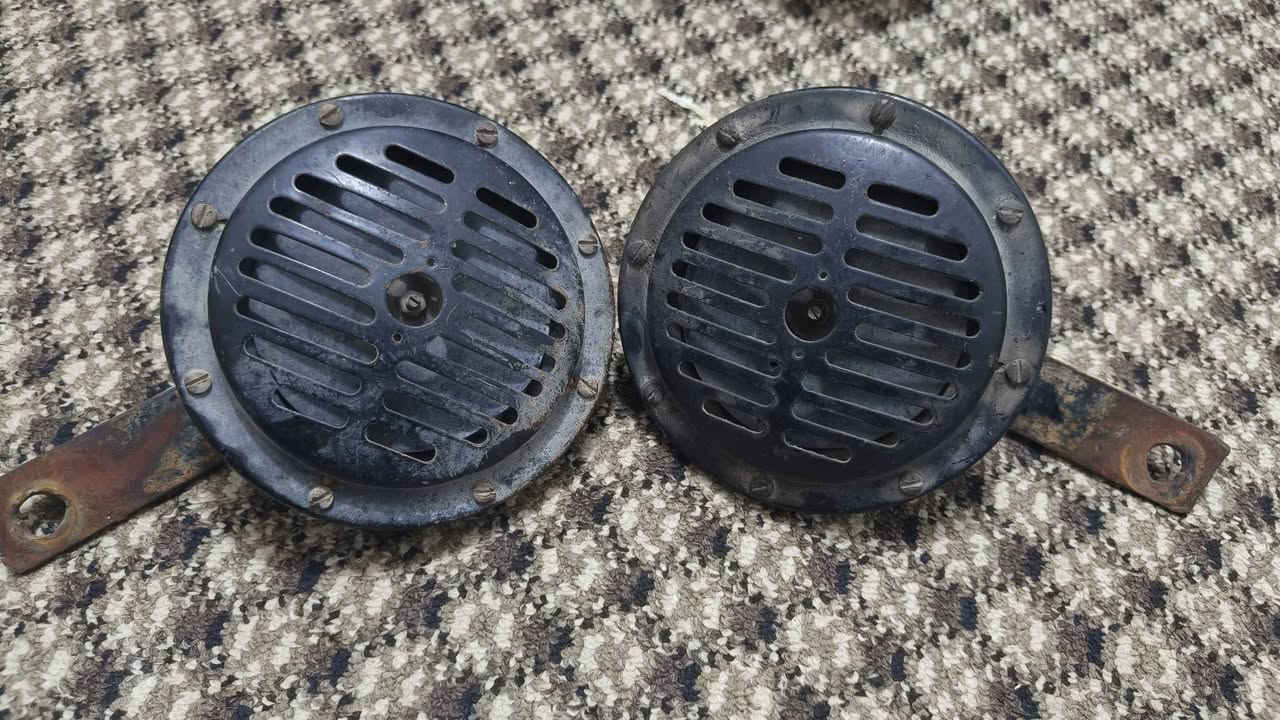 سلام عليكم
هورنات بوش حناين اصلي اصلي للبيع ما مستعمل هواي 
نضيفات اخوات الجديد 
سعرهن 200$ دولار 
مكانهن واسط قضاء الصويرة 
أي ستفسار اتصال ***********
