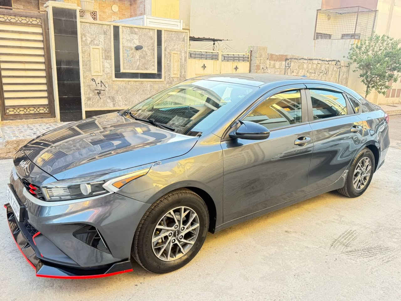 السلام عليكم  فورتي 2023 نص فول  ضرر بونت مبدل بدون دواخل شرط وشبر تعديل بارد جاملخ هزة جديدة سنويا جديدة سيارة بسمي نظافة فول فول 
محرك 20 دوش شرط  كًير شرط 
سعر. مراسله عل واتساب  
***********
