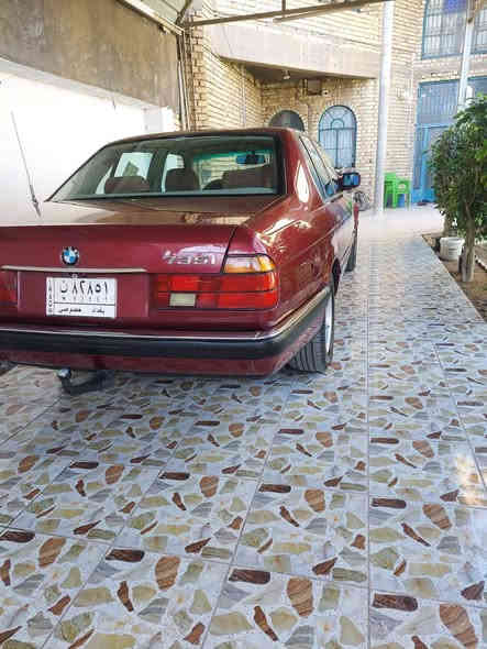 للبيع سياره بي ام موديل ١٩٩١ حجم 735 كير اوتماتيك تنتة سقف دبل چكمجه  نفاظه سلايد جام اوتو رباعي ٥ بردات داخل رصاصي غرفه جلد طبي كشنات كهرباء صاج ملكي ويل خليه تخم تاير لونها دم الغزال رقم بغداد سنوية باسمي مصبوغه عام للجماليه محرك كير صدر امامي خلفي مكفول سياره نظيفه منفوظه نفظ مكانها الرمادي تواصل واتس اب ***********
سعرها 75ورقه والشراي يتفاوض عالخاص وبالخدمه
