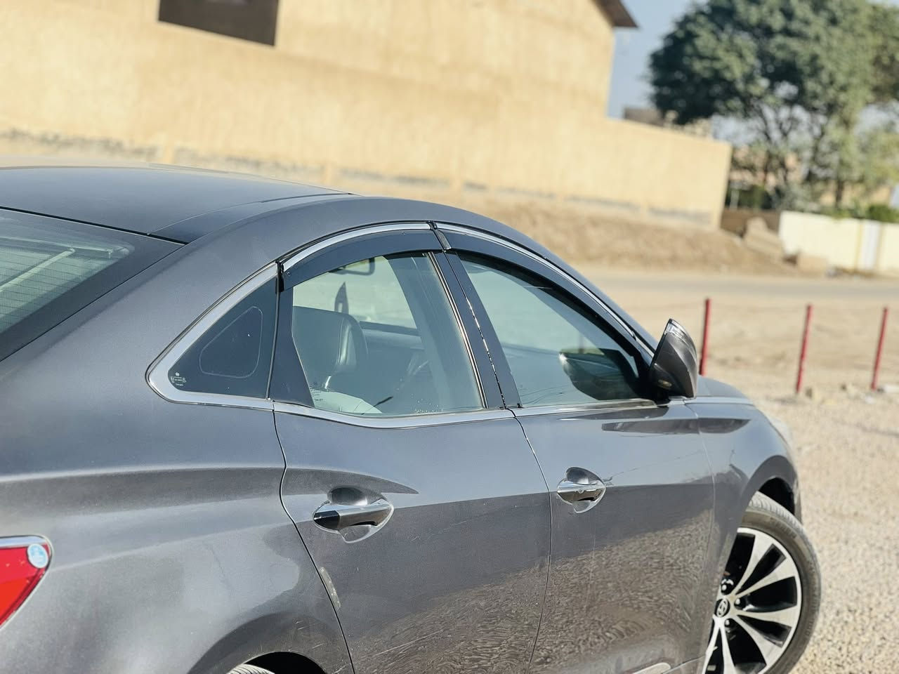 سلام عليكم من رخصه مدير الاكروب ازيره موديل ١٢ بسمي رقم بغداد سياره بيه قطعتين صبغ مواصفات فوول بنو راما فتحه سقف تحكمات خزن ميموري مري شفط ترحيب عن بعد بصمه تشغيل بصمه ابواب السياره جاهزه عله اخر حبايه مكينه كير خير من الله برده خلفيه رادارات اماميه خلفيه منضومه زينون عالي ناصي 
السياره خليجيه 
تخم تاير جديد
باتري جديد
حداديه جديد
ماتصرف عليه ربع 
بأسمي تحويل ثاني يوم 
مكان بابل القاسم 
رقم ***********
السعر ١١٠ وبيه مجال بسيط
