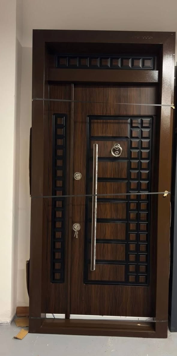 مكتب ابواب الفخامة كل ما هوة جديد يتوفر ابواب قاصه وابواب داخلية جميع الموديلات وجميع القياسات كل الي عليك راسلنه ع الصفحه او اتصل ع الرقم ***********/***********
سعر الباب الاستندر شد والنقل داخل ديالى مع الكيلون 180 الف 
عنوانة ديالى خان بني سعد
