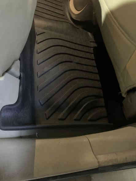 السلام عليكم ورحمة الله وبركاته
 توفرت #ارضيات #كيا_سبورتج 2005-2010 للاتصال والمراسلة واتساب 
***********
#يوسفcarhome
