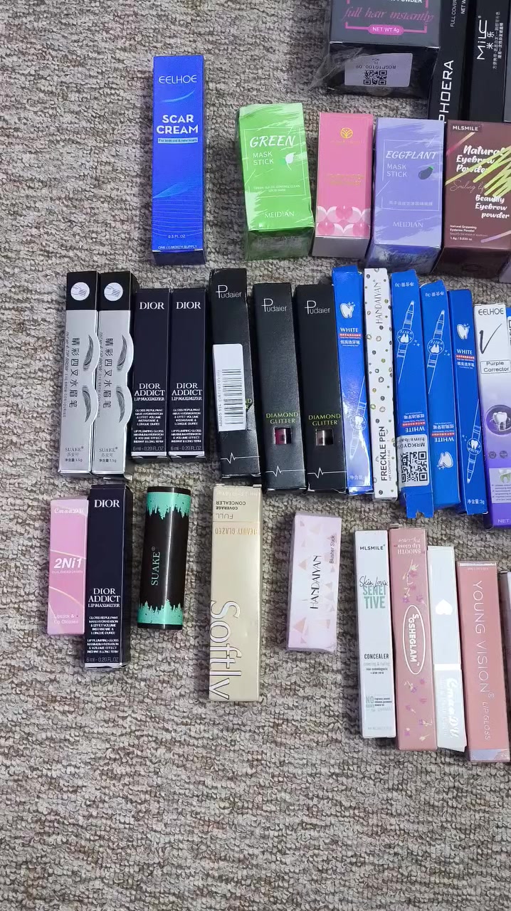 شلعة مكياجات 80 باكيت 
الباكيت ع ألف ( يعني باكيت الحمرة الي بيه أكثر من قطعه ينحسب قطعه وحدة) 

عناية 17 قطعه القطعة ع ألفين ( الباكيت الي بي مجموعة ماسكات ينحسب قطعه وحدة)

ابيعهن شلعة وحدة 

بيهن قطع ماركات شيگلام وديور


**إذا كنت صاحب هذا الإعلان وتريد حذفه لأي سبب، رجاءا أرسل رسالة إلى الدعم الفني**