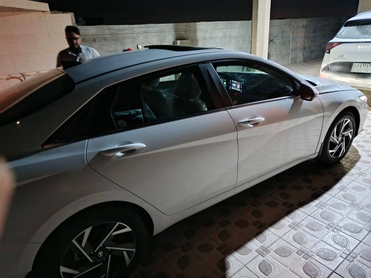 للييع سيارة هونداي النترا خليجي موديل 2024 فول مواصفات ماشية 52 قابل للزيادة تبريد قطعتين مكفولة من صبغ ضربة محرك 2000 بسعر دفترين بيهة مجال بسيط جدا للتواصل رقم ***********
