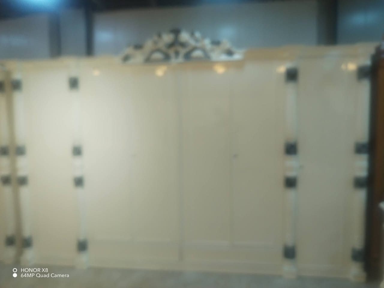 غرفة سته أبواب طابق ونص اوفايت صبغ حراري عمل درجة أولى توصيل مجاني جميع محافظات العراق العنوان النجف مدخل الحيرة ***********
