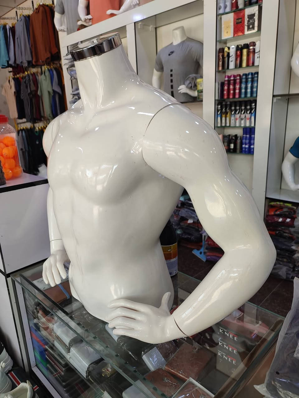 مليكان نص جسم ،، فول نظافة وعدد أكثر من 100 وبسعر مناسب مكان سامراء ***********
