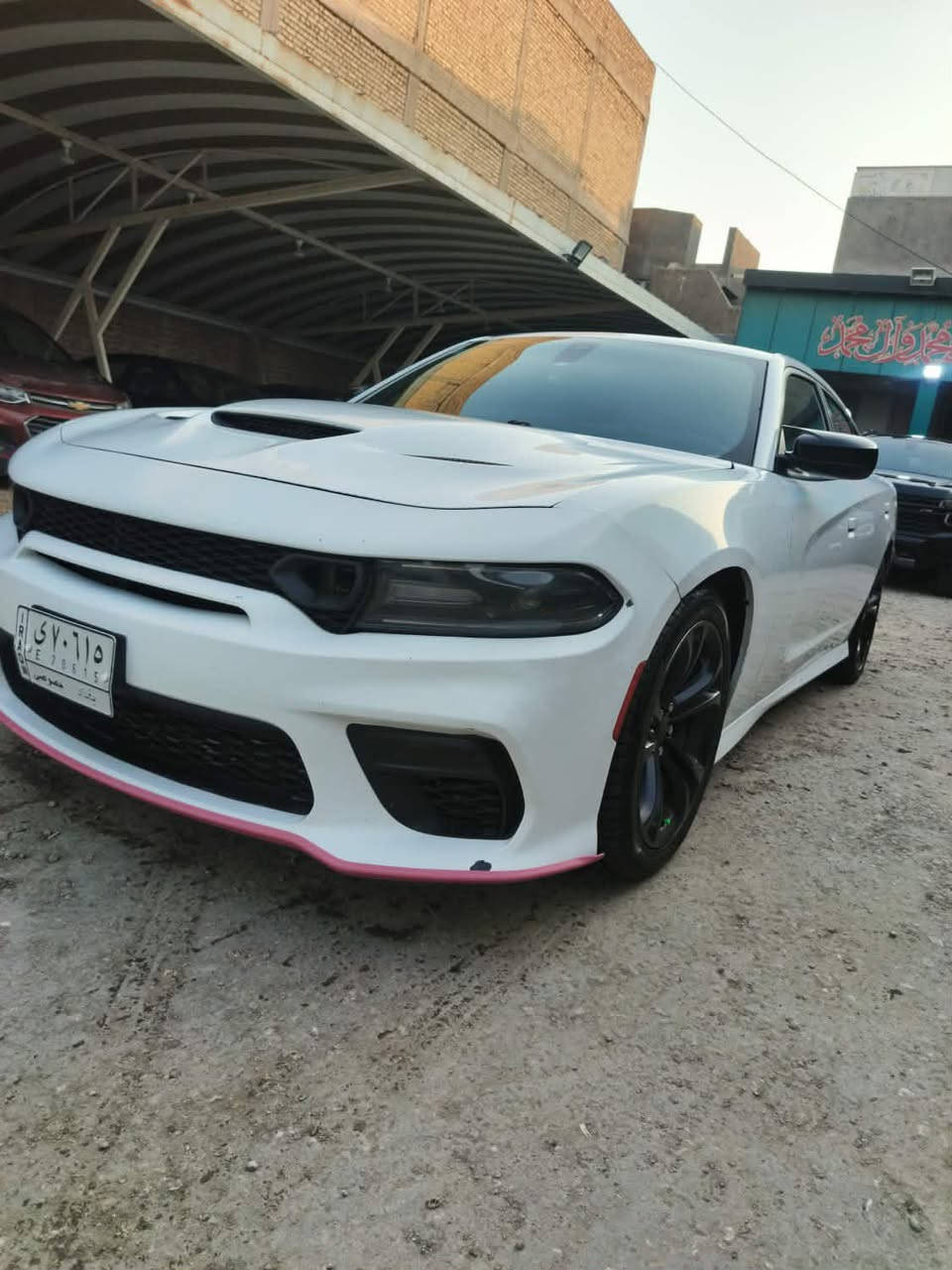 السلام عليكم ورحمة الله وبركاته 
دوج جارجر 
موديل 2021
ماشيه 41 
رقم بغداد بأسمي 
RT 5700 
السياره جديده بمعنى الكلمه 
عليه ادامه كامله من كلشي 
وكلشي بلشرط 
حادثه موجوده صورته بلمنشور 
مكانه السماوه 
السعر 250 وبيه مجال قليل 
*********** 
وبخدمتكم ❤️
