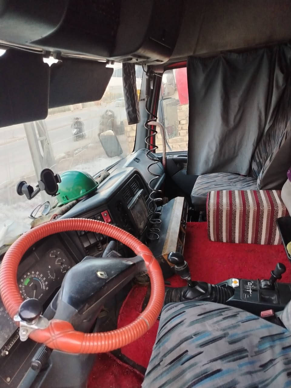 سلام عليكم رينو للبيع
بلادي بم ونوزل سعر 85$
سنويه تنكر للاستفسار الاتصال
على الرقم ***********
