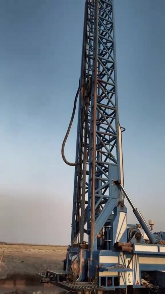 حفر الابار في جميع محافظات العراق حفر وعزل المالح وصب البير  فحص بجهاز الكاشف قبل الحفر تستلم بير جاهز ومن الله التوفيق واحد عراق  الاستفسار واتساب وخاص مفتوح  ‏‪***********‬‏@

