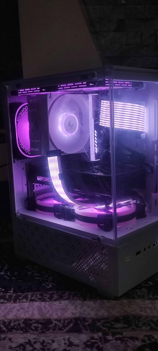 cpu: ryzen 5 5600 new
motherboard: jginyue  b450 plus argb new 
ram: 16 gb 3200 argb white new
cpu cooler: deepcool AG400 WHITE new
GPU: rtx 3060 12 gb gamegward used like new
power supply: 550 watt agio new
ssd: 120 gb windows new
hdd: 1TB 
case: dww la shwshay T8 5 fan white new
dual cable argb motherboard and gpu
سعر 620$ ومجال
شوێن سلێمانی
مکان عیراق کوردستان سلیمانی
*********** السليمانية, العراق

