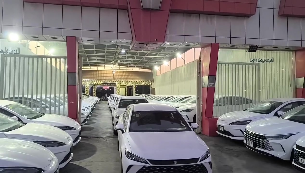 🚘 سيارات بي واي دي 2025 بلكن هايبرد 🚘
✨ زيرو بالكامل ✨
تعلن شركة حازم حياوي لتجارة السيارات عن عروضه لبيع سيارات بي واي دي 2025 بمختلف الأنواع والفئات وبأفضل الأسعار:
✅ كن بلاس
✅ سيل فايف
✅ دستروير
✔️ البيع بالجملة والمفرد
✔️ سيارات زيرو بالكامل
✔️ بلكن هايبرد اقتصادية جداً في استهلاك الوقود
✔️ تجهيز فوري وتسليم مباشر 

🏢 شركة حازم حياوي لتجارة السيارات
✨ عروضنا حقيقية… أساسها النظافة والمصداقية والشفافية في التعامل ✨

📞 للحجز والاستفسار: *********** اسيا 
***********  زين 
📍 العنوان: بغداد / الحبيبية / مقابل ملعب المدينة الدولي
⏰ لضيق الوقت نعتذر عن عدم الرد على التعليقات.
📞 نستقبل اتصالاتكم واستفساراتكم يومياً من الساعة 10:00 صباحاً ولغاية الساعة 10:00 مساءً.
🌹 مع تحيات شركة حازم حياوي لتجارة السيارات 🌹
