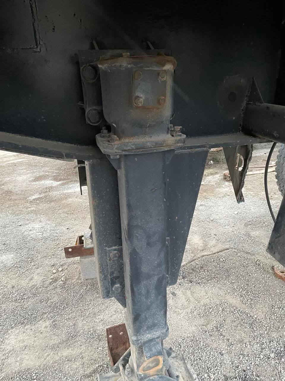 السلام عليكم
تانكي دهن مال عربانه 
ورجلين مال عربانه للبيع 
الاستفسار على الرقم ***********
