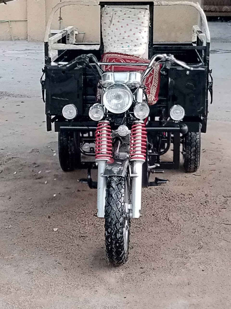 السلام عليكم ستوته للبيع 2021 نضيفه مكينه كير بوكس واكسن نضيفات بنزات بريك جدد  تايرات جدد شاصي مكفول أوراق أصولية وكيله شارع المدينه كهربائيات كله شغال السعر 1850 وبيه مجال المكان الكوفة الاتصال على الرقم ***********
