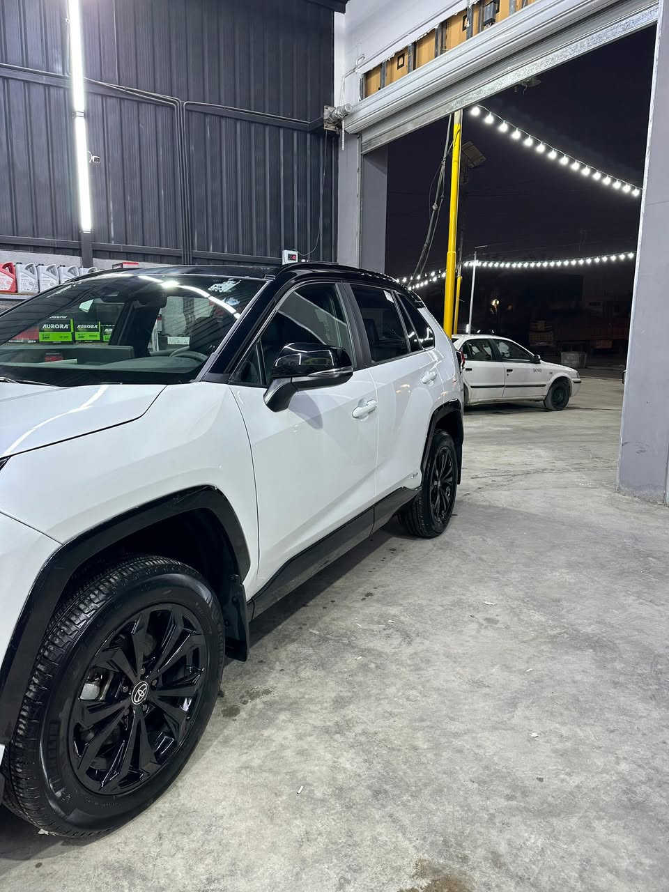 TOYOTA RAV4  HYBRID XSE 2024

 
تويوتا  راف فور  هايبرد  XSE 
المسافة المقطوعه 16Mi
اللون :- ابيضّ   
المحرك 2500cc هايبرد 
الموديل 2024

 

                  ======= الاضافات👇👇 ======

فتحة 
شاشة كبيره انفكيشن. 
دفع رباعي 4x4.
رادار امامي 
 مانع تصادم
تصحيح مسار
مانع انزلاق
تحديد مسرب .
نقطة عمياء .
مثبت سرعة
هاند بريك كهربائي 
كاميرا خلفيه  
كراسي جلد 
كراسي كهرباء
طارة مدفية .
كراسي مدفية 
بصمه أبواب
بصمه تشغيل
تحكم ستيران
شاحن وايرلس 
تشغيل عن بعد سياره 
ويل 19 .
كراسي كهرباء .
اضويه اماميه زنون LED
كشافات ضبابي LED 
اضويه خلفيه LED
حساسات خلفيه  
باب خلفي كهرباء
نظام GPS+ خرائط 
3 انظمة قياده Sport /ECO / Normal
كندشن مركزي امامي + خلفي 
بلوتوث 
مدخل AUX + USB
***********
العنوان بغداد الغزاليه
