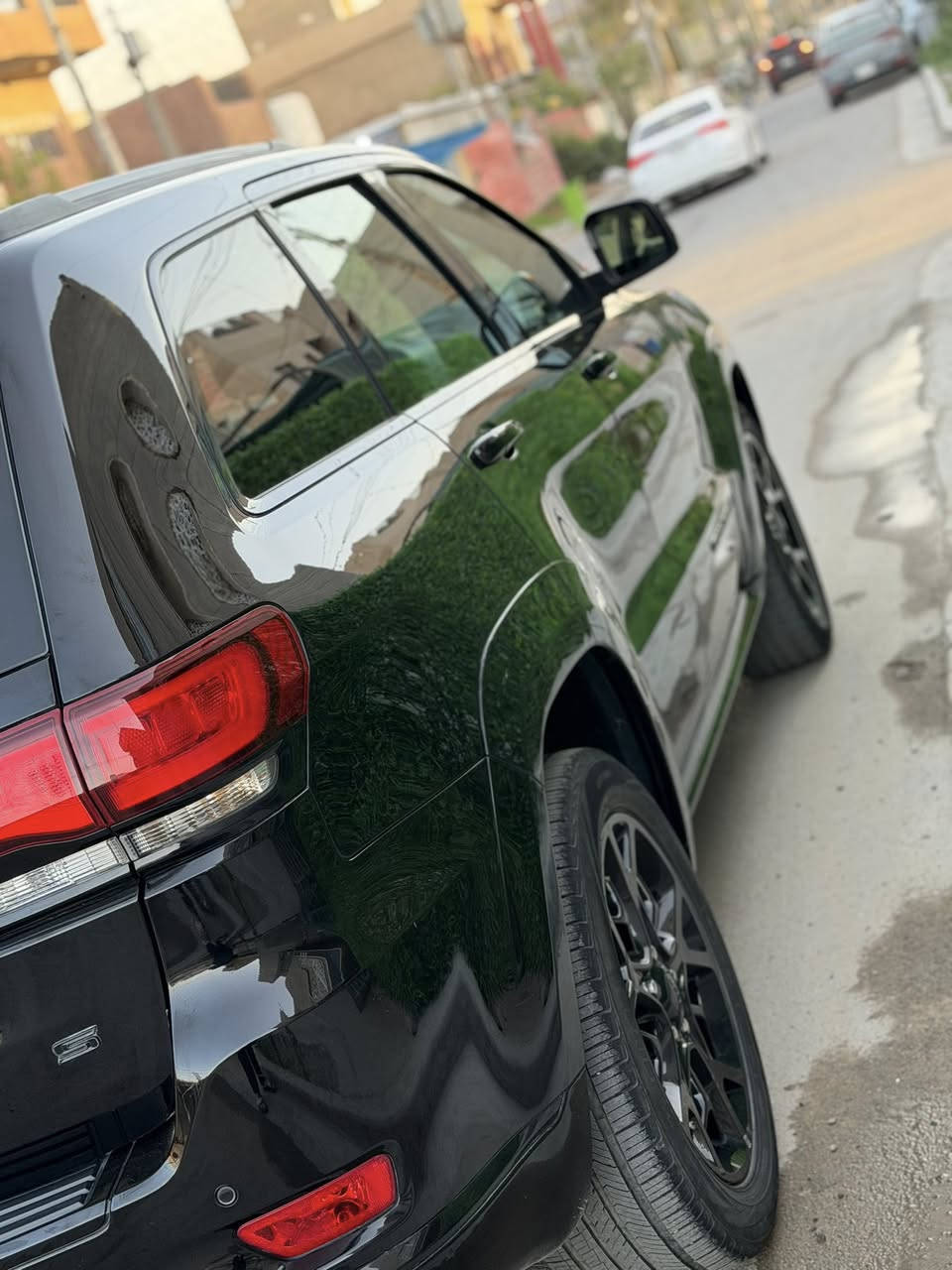 جيب (S) خليجي شركه هارلم موديل (2021)
ماشيه 70 كيلو 
محرك / V6 / 3600
مواصفات / حساس امامي خلفي مقاعد جلد تدفئه بالمقاعد تدفئه بالستيرن رادار بالمري بانورما صندوق كهرباء مرايه كهرباء نضام فرمله الطوارئ هواي بعد بيها موصفات ال (S)  المعروفه فول ما عده رادار 
السياره بدون حادث ما عده بيها بارد بمكانين كلش صغير ممبين بس بالسونار مكفوله من الصبغ والمعجون 
السعر / 360$/ وبيها مجال 
اتصال (***********) ممتواجد ع الفيس
