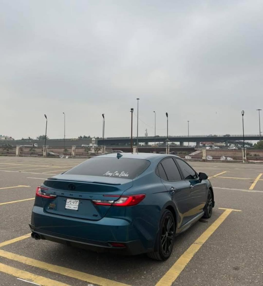 🚗 تويوتا كامري 2025 – SE Black / شكل رياضي
🔥 سيارة مواصفات راقية والسعر تنافسي جداً!

المواصفات:
 • نسخة SE Black الرياضية
 • لون خارجي مميز وشكل هجومي
 • داخلية نظيفة جداً
 • شاشة كبيرة
 • فتحة سقف
 • جنوط سوداء رياضية
 • LED بالكامل
 • بصمة تشغيل + دخول ذكي
 • رادار / كروز ذكي / سيستم أمان Toyota Safety

الحادث:
السيارة صار بيها فقط:
 • صبغ حافة البنيد
 • الجاملغ الأمامي
الجاملغ الخلفي رجع بارد بدون اي صبغ 

السعر: 💰 24.500:

📞 للاستفسار:
***********
او زيارة موقع شركة الناجح العالميه بغداد حي الجامعه نفق الشرطه مقابيل مختبر الرازي
