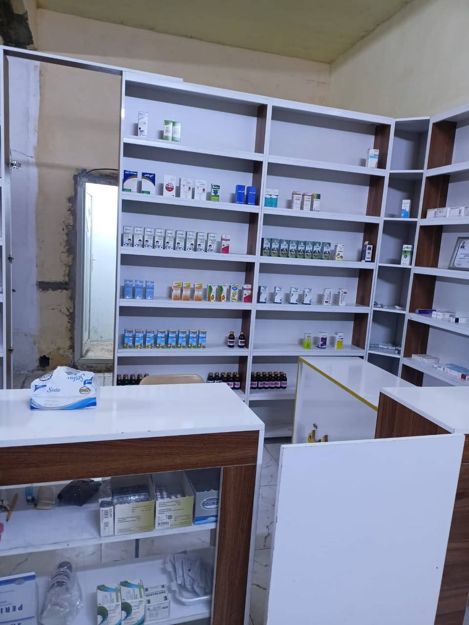 ڤاترينات للبيع
موجودة في حي البتول
سعر القطعة  65 الف وبيهة مجال بسيط
للتواصل رقمي ***********
