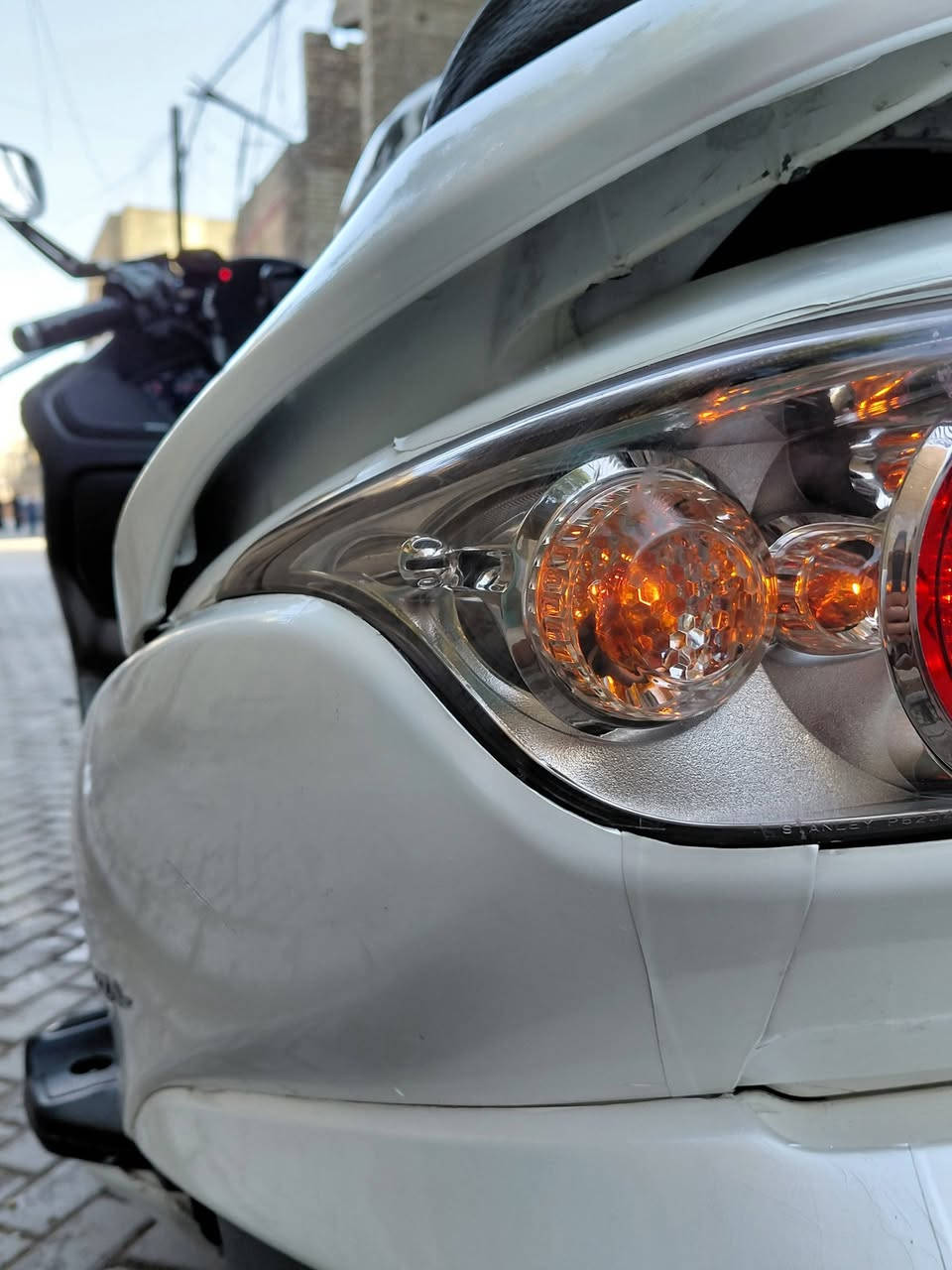 السلام عليكم
Hyundai Forza 08
* كفاله عامه.
* فورزه ٠٨ هيونداي.
* منضومة زنون بلاد عالي ناصي .
* استاند صفح حساس.
* كرستال.
* صلنصه رياضي صوت طرب.
* لون صدفي أبيض.
* تغليف كامل صدفي للحفاض ع الكفر.
* كلوب جنطه.
* 7 كير لكن اني لاغي الكير .
* اليحب يرجعه شغال كفاله.
* كهربائيات كله شغاله.
* ادامه كامله اكلجات امامي خلفي.
* ادامه كامله منضومة بانزين.
* المحرك ع وضع الشركه.
* جيب وياك احسن فيتر.
* ممشه الدراجه (32) حقيقي.
* استاند موبايل شاحن موبايل.
* مري نيكل شرط الوكاله.
* سماعات بلاد شركه.
* ماء زيتي.
* دهن امزويل.
--بغداد مدينة الصدر--
-- السعر 11$--
--الاتصال او المراسله على الرقم--
         👇👇👇👇
       ***********
