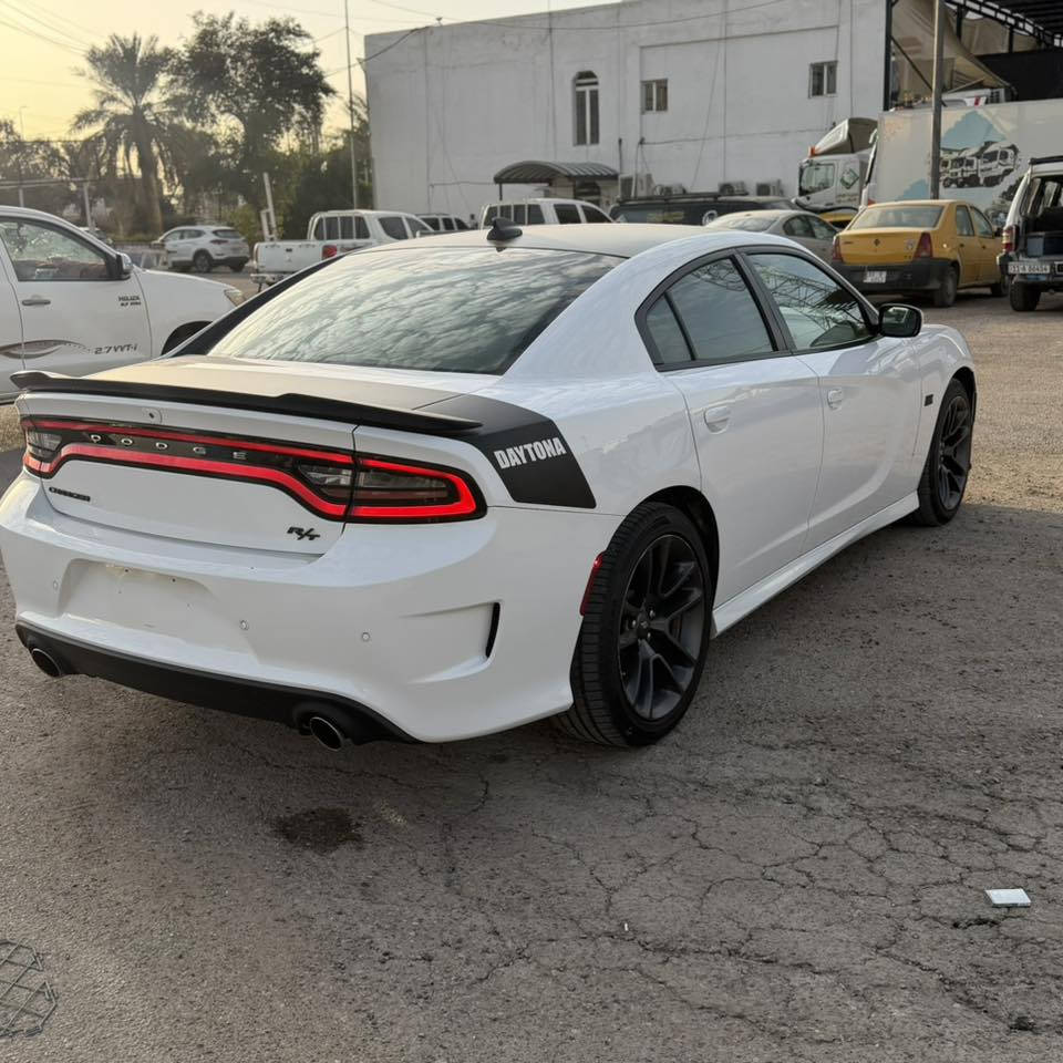 للبيع فقط جارجر RT دايتونا موديل 2021
فول مواصفات عدا الفتحه والرادار 
محرك كير  اكسل مكفول حتى من الفتح والخلل 
برمجه وتفريغ مصطفى ايكل 
ماشية 55 قابل للزيادة 
حادثها تبديل الجاملغ الايمن نفسه مصبوغ البنيد تبديل الباب الخلفي تبديل نفس اللون بدون صبغ الشاصي الايمن بي تصليح حار وصبغ الباقي مكفول عدا الحادث 
المواصفات 
سوبر تراك باك 
كشنات مخمل جلد كهرباء تدفئة تبريد 
خزن وظعيات الجلوس 
ستيرن كهرباء تدفئة
المراءة تعتيم
اكسل 3.9
اويل كاج كان 
وباقي المواصفات الاعتياديه
السعر 250$ وبيها مجال كلش بسيط
المكان بغداد 
***********
