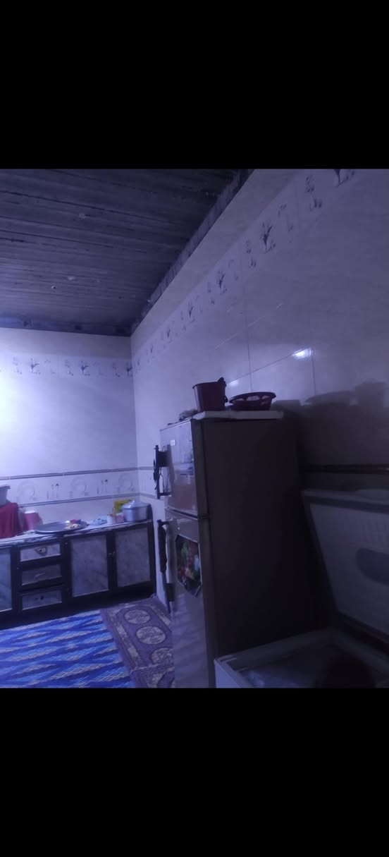 داران للبيع
المساحة الكلية 1180 متر مربع، كل بيت 170 متر
البيت الأول يتكون من غرفتين نوم وصالة ومطبخ وحمام داخلي
مطبخ وحمام داخلي * الارض ميريه *
البيت الثاني يتكون من غرف نوم عدد ٣ ومطبخ وحمام داخلي
بناء بلوك سنة ٢٠٢٠ سطح كونكريت
العنوان : الهارثة - المشان عمود ٨٤ يبعد عن شارع بغداد ٢٠٠ متر
سعر الداران مع الارض ٩٥
*********** رقم الهاتف
