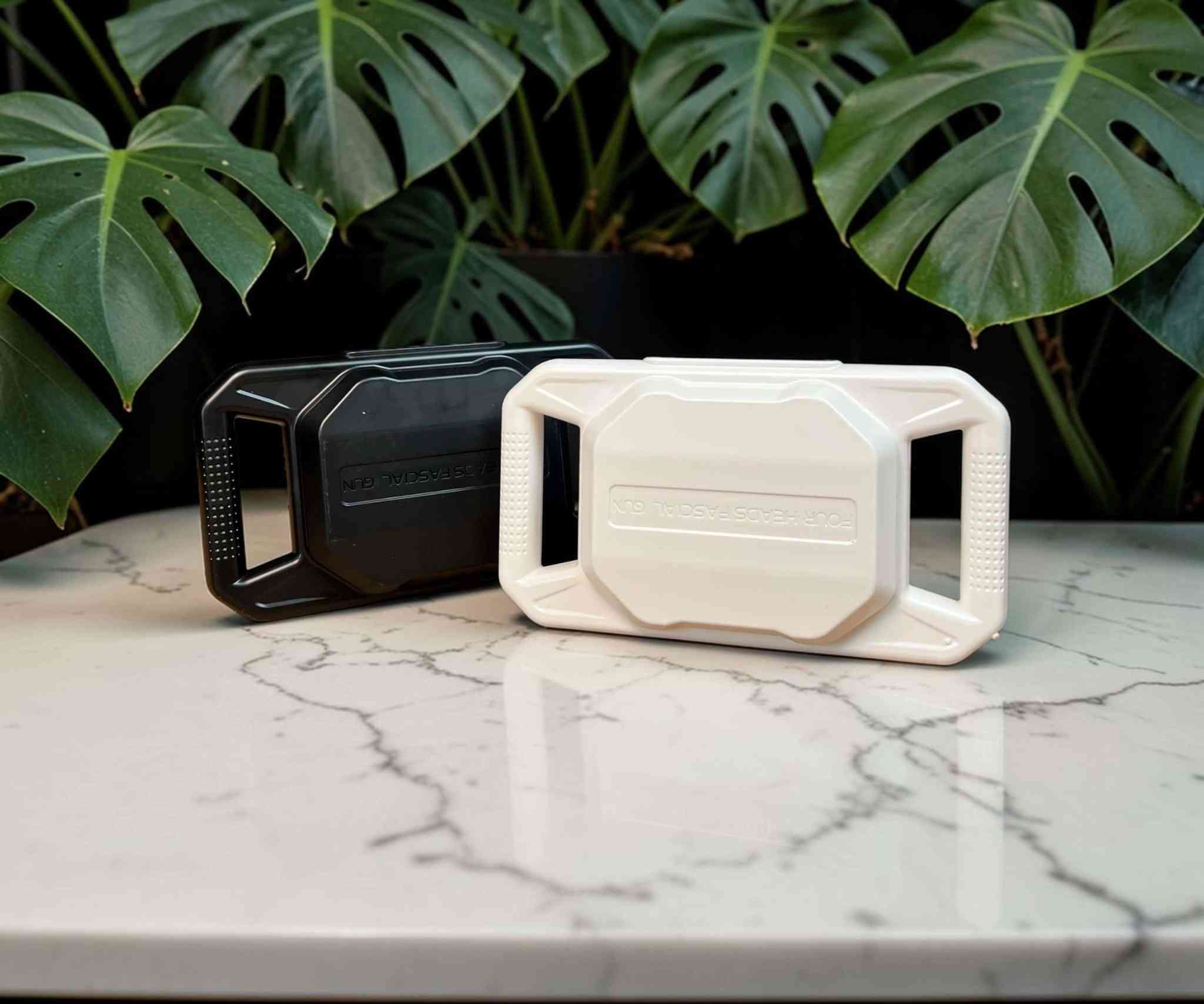 دلاكة الجسم الذكية بـ10 رؤس مساج

الاستخدامات

تستخدم لعمل مساج للجسم لتخفيف آلام العضلات والتعب بعد العمل أو التمارين.

تساعد على استرخاء العضلات وتحسين الدورة الدموية.

مناسبة لمساج الظهر، الكتفين، الرقبة، الأرجل، واليدين.

يمكن استخدامها في المنزل أو في صالونات المساج والعلاج الطبيعي.

تساعد على تقليل الشد العضلي بعد التمارين الرياضية.

المميزات

جهاز مساج كهربائي متعدد الرؤوس يحتوي على 10 رؤوس مساج لتغطية مساحة أكبر من الجسم.

20 مستوى سرعة لتعديل قوة المساج حسب الحاجة.

6 أوضاع مساج مختلفة لتناسب أنواع العضلات المختلفة.

شاشة LED رقمية لعرض مستوى السرعة.

تصميم بمقبضين لسهولة التحكم والاستخدام أثناء المساج.

يعمل بمحرك قوي يوفر اهتزازات عميقة لتخفيف التوتر العضلي.

بطارية قابلة للشحن مع منفذ Type-C.

جهد الشحن: 5V

تيار الشحن: 2A

مدة الشحن: حوالي ساعة أو أكثر

تصميم متين مناسب للاستخدام اليومي.

متوفر بلونين: أبيض  أسود.

محتويات الصندوق

جهاز الدلاكة متعددة الرؤوس.

سلك شحن USB Type-C.

كتيب تعليمات الاستخدام.

علبة المنتج الأصلية.

الملاحظات

يفضل عدم استخدام الجهاز لفترات طويلة على نفس المنطقة.

يجب شحن الجهاز بالكامل قبل الاستخدام الأول.

ينصح بتنظيف الرؤوس بعد الاستخدام للحفاظ على نظافة الجهاز.

مناسب للاستخدام المنزلي أو الشخصي.

قياس الكارتون

الطول: 31 سم  العرض: 15 سم  الارتفاع: 20 سم.

طول سلك الشحن 30 سم ( سعر من 25 الف الى 45 الف ) راسلني ماسنجر


**إذا كنت صاحب هذا الإعلان وتريد حذفه لأي سبب، رجاءا أرسل رسالة إلى الدعم الفني**