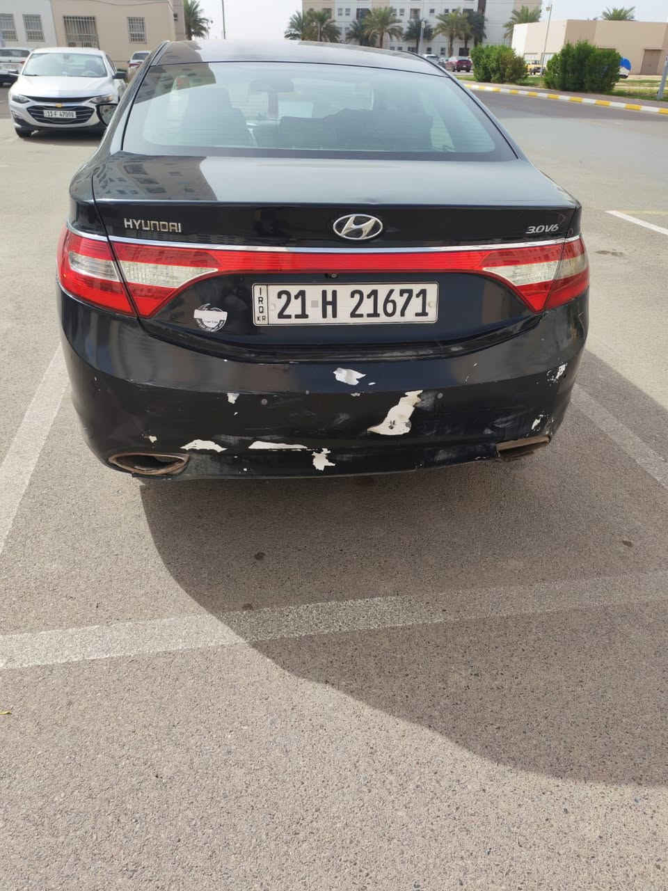 سلام عليكم ازيرا ٢٠١٢ خليجي
مكينه جديدة  كير جيد تبريد شغال رقم سليمانية
سونار جديد قبل يومين سويته موجود وية الصور والكشر شوف العين الصور هم جديدة 
السيارة خير من الله بيهة نواقص بسيطة 
مكان السيارة بغداد مجمع بسماية  ***********  الشراي يتصل
