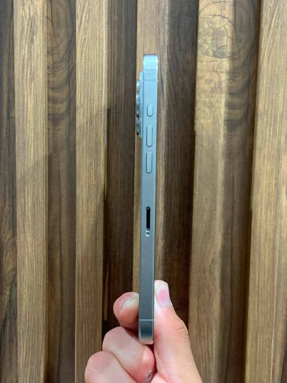 للبيع iPhone 15 bro max تفصيخ 

شاصي كلش نضيف شخط ما بي 
 
ذاكرة 512  دبل سيم 

ناقصة خريطة وشاشة  و بيت سيم 

الباقي كلشي شغال 

السعر 225 وبي مجال قليل 

للستفسار *********** واتساب
