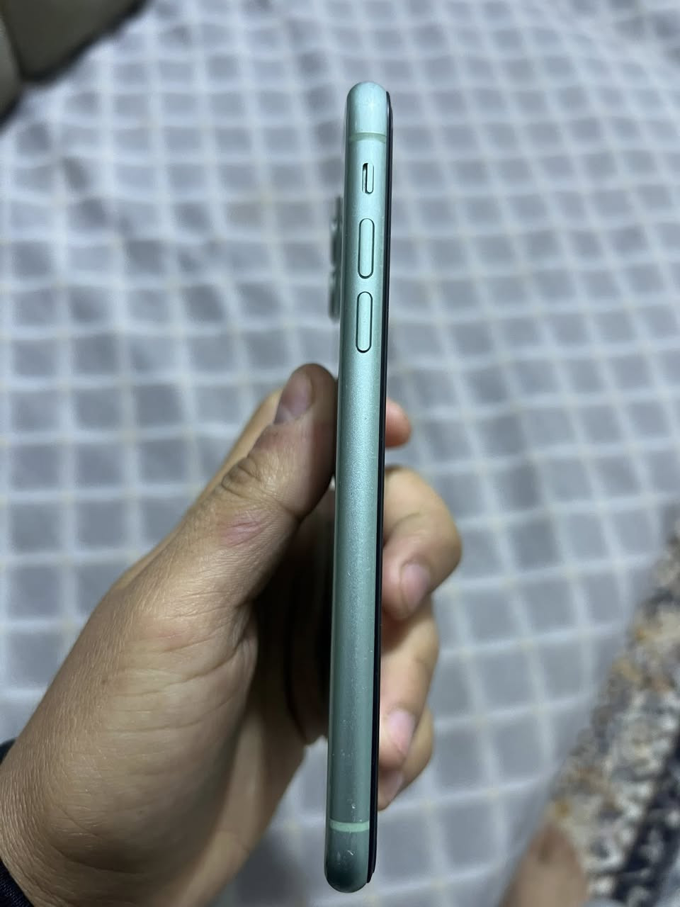 ايفون 11 عادي جهاز كلش نضيف ومكفول البطاريه 72 العنوان بغداد الدوره ***********
