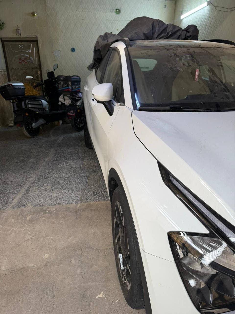 السلام عليكم سبورتج موديل ٢٠٢٥ رقم بغداد ماشيه ٥٣٠٠ الف بيها رصعه بل جاملغ وفطر صغير بجامة امامية العنوان بغداد شارع فلسطين رقم تلفون *********** سعر 245 فول السيارة
