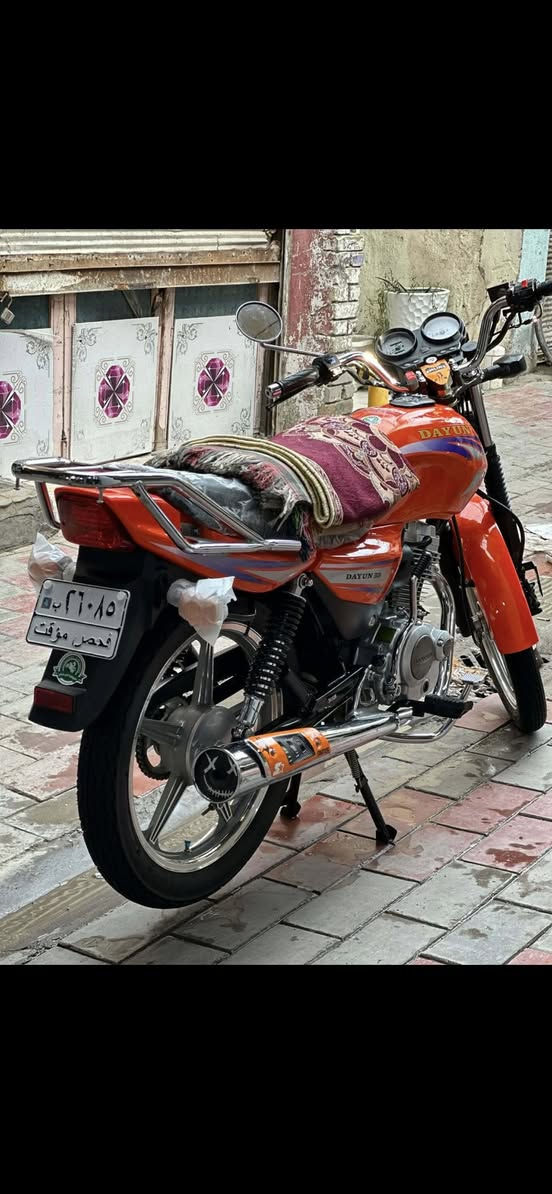 سلام عليكم 
لبييغ دايوان 24 وراق سكنر 
دراجة كفالة عامة كل نقص مابيها 
ناشفة 🤍
السعر 1150 وبية مجال قليلل 
الاستفسار ***********
المكان حلة .
