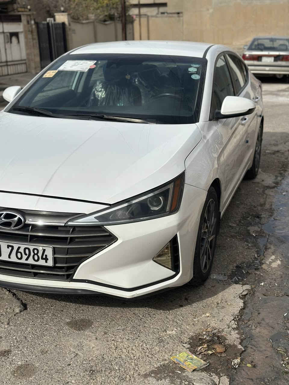 النترا موديل 2020
السعر 125  وبيها مجال قليل 
كير عادي 6 نمره
 محرك كير بشرط 
  بيها ضرر بوند وجاملغ   

شرعي بالموصل  وكالة وتحويل 
 كابون بيها 
مكان السياره  موصل 
للتواصل ***********
