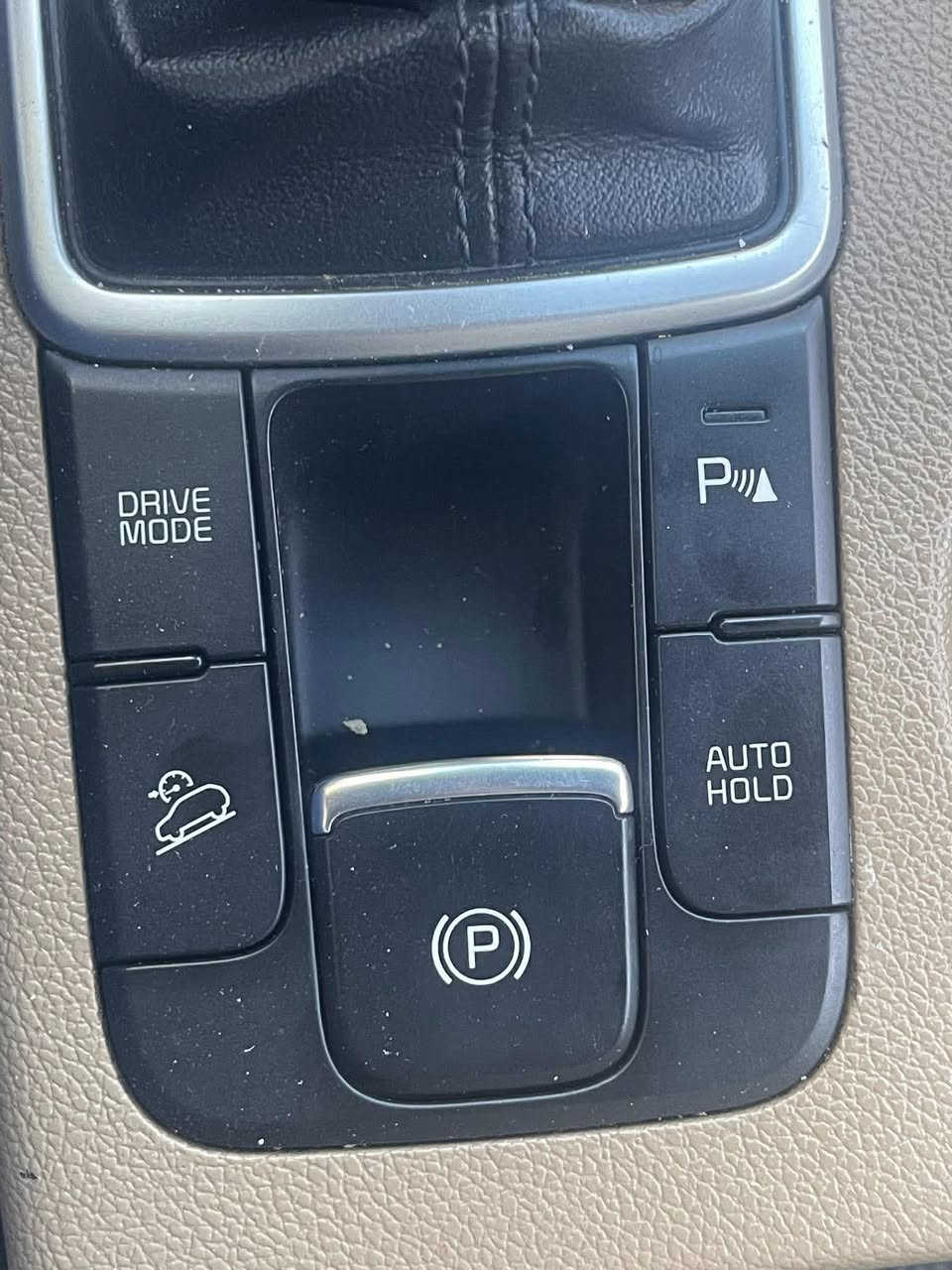 سبورتج 2018 فول مواصفات لاصبغ ولابارد 

ماشيه 125 الف رقم بغداد دولي باسمي 

مكان السياره بغداد حي العامل 

السعر ‼️ علق بتم يجيك السعر بالخاص ‼️
 
 رقم صاحب السياره ***********
