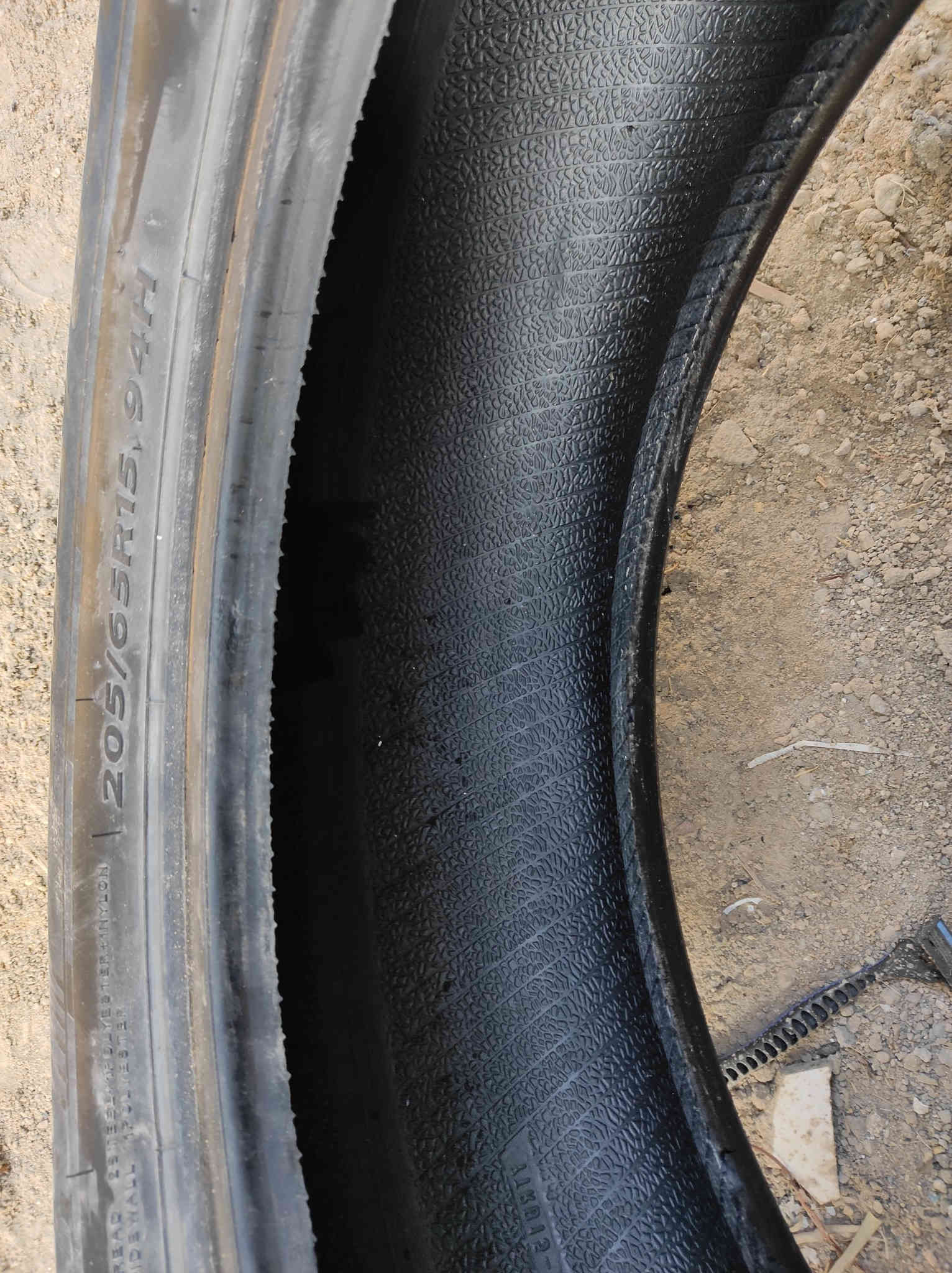 تايرات للبيع مالت النترا موديل 12 حجم 15 نضيفات الواحد ب 15 الف للاستفسار الاتصال على الرقم ***********
