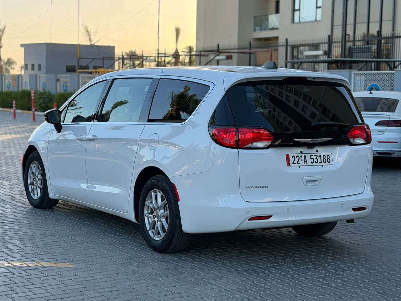 2024 CHRYSLER VOYAGER, LX
للبيع 

كلايسلر فويجر وارد امريكي موديل 2024

حادث جاملغ امامي حافه  البنيد حادث بسيط 

صبغ جاملغ حافه بنيد باب

شواصي مكفولة راديترات تبريد وماء بلادي شركة

سعر 218 ورقة 

رقم اربيل اجرة دخول جديد وترقيم جديد 

***********

بصمة تشغيل وابواب بصمة وتشغيل عن بعد 

حجم محرك 3600 بانزين 

7 راكب

ثلاث قطع تبريد مركزي

رادار نقطة عمياء تحديد مسار توقف ذاتي

اشاير بالمري 

شاشة كبيرة كامرة دوارة 

حساس خلفي

هاند بريك بصمة 

كشن كهرباء

مكان السيارة بغداد الكرخ قرب شارع مطار بغداد الدولي ***********
